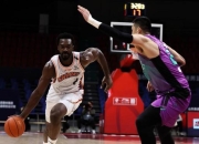 包含陶汉林：这场比赛是团队的胜利，每个人都在帮球队摆脱困境的词条