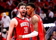 包含贾巴里-史密斯第9次出手终于投进，火箭再次追平独行侠的词条