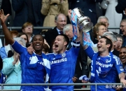 包含44年魔咒告破！兰帕德率队登顶英冠，直指英超，8分领跑的词条