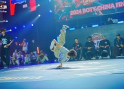 包含TOP世界街舞全球总决赛落幕线上赛延续精彩的词条