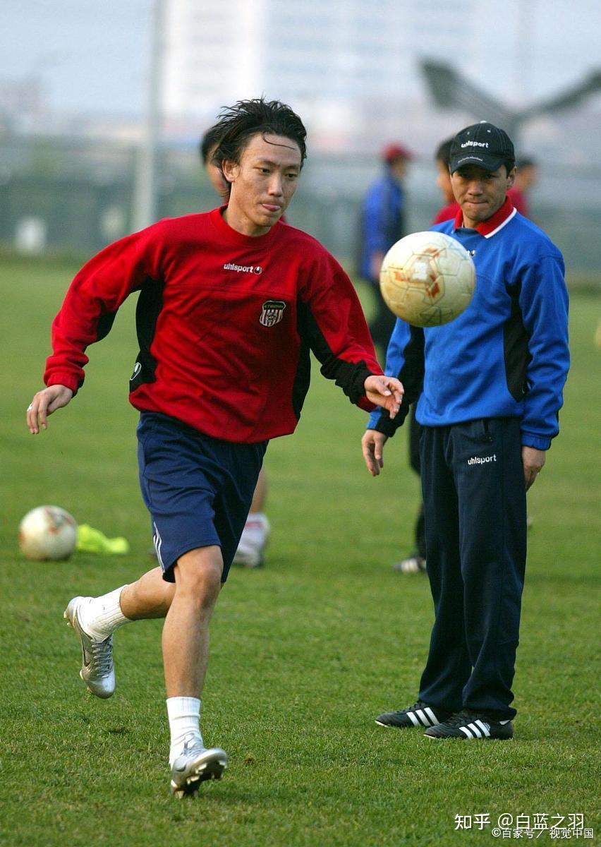 中国足球非血缘归化高薪低能亟待系统性反思(中国足球归化球员名单)