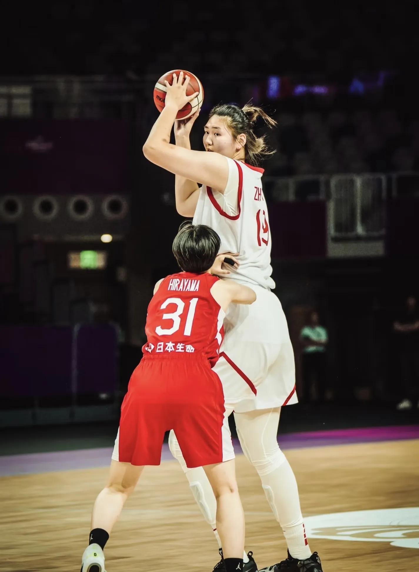张子宇国家队首秀砍18分中国女篮大胜波黑(女篮张子宇的父母是谁)
