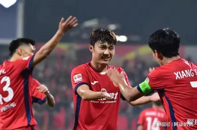 关于中甲官方：萨尔瓦多连续两月当选月度最佳教练，5月率的信息