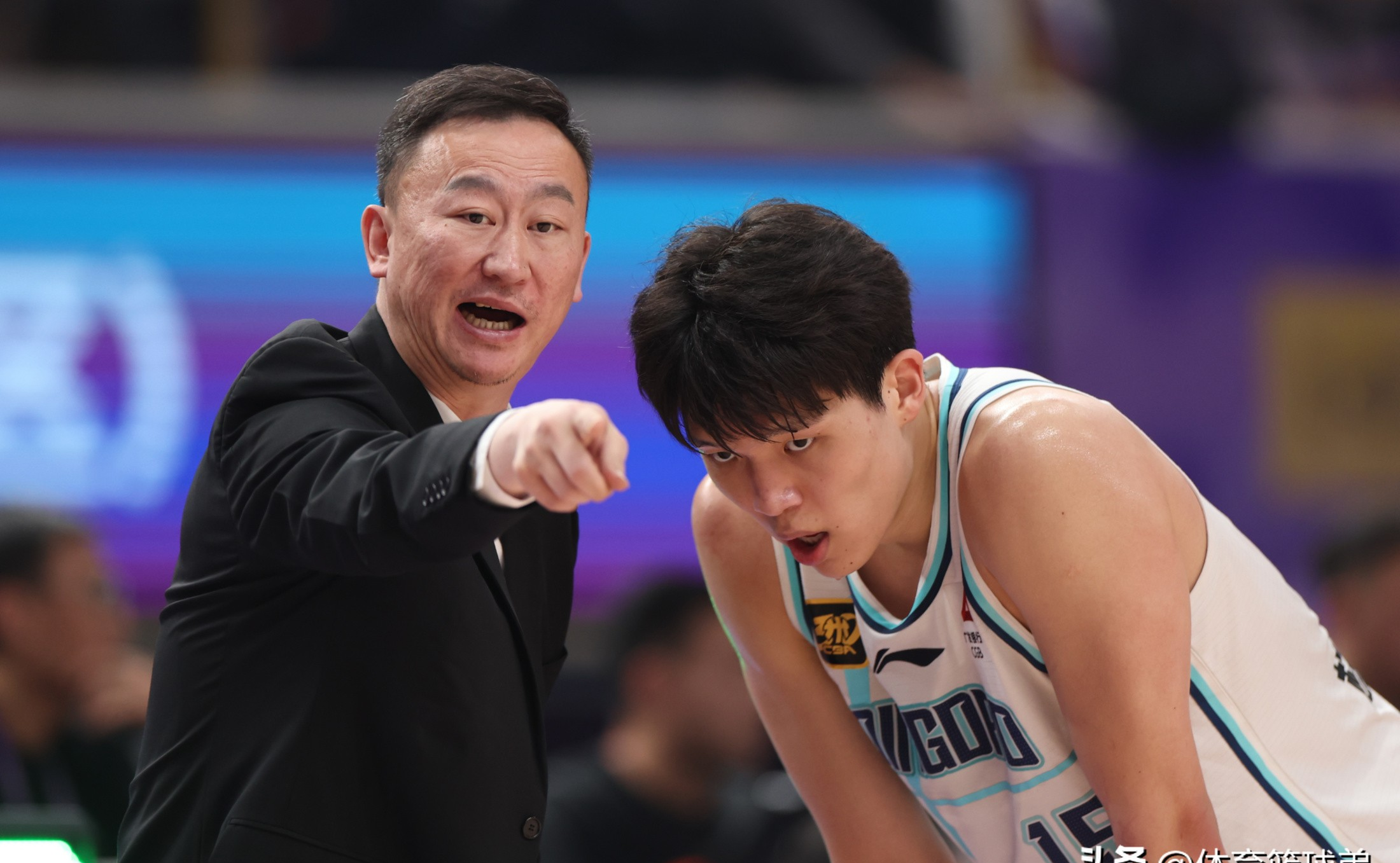 8255美元!杨瀚森联合试训球衣拍高价仅次于状元弗拉格(杨瀚森打法偏软实力不够nba)