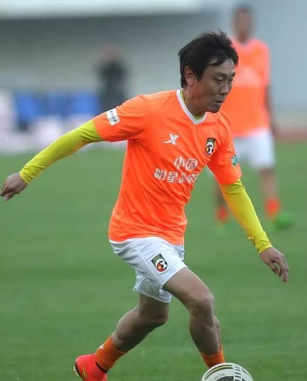 包含国脚高峰：抛弃那英、放弃刚出生儿子，19年后现状如何？的词条