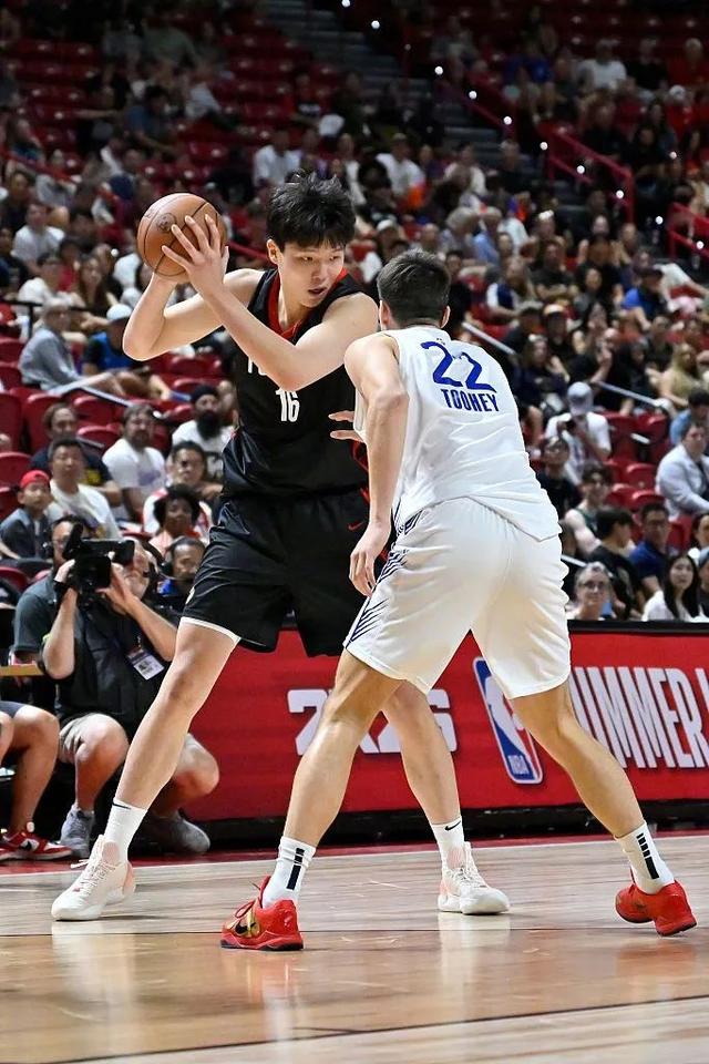 包含中国篮协同意杨瀚森不打亚洲杯：全力备战NBA新赛季的词条