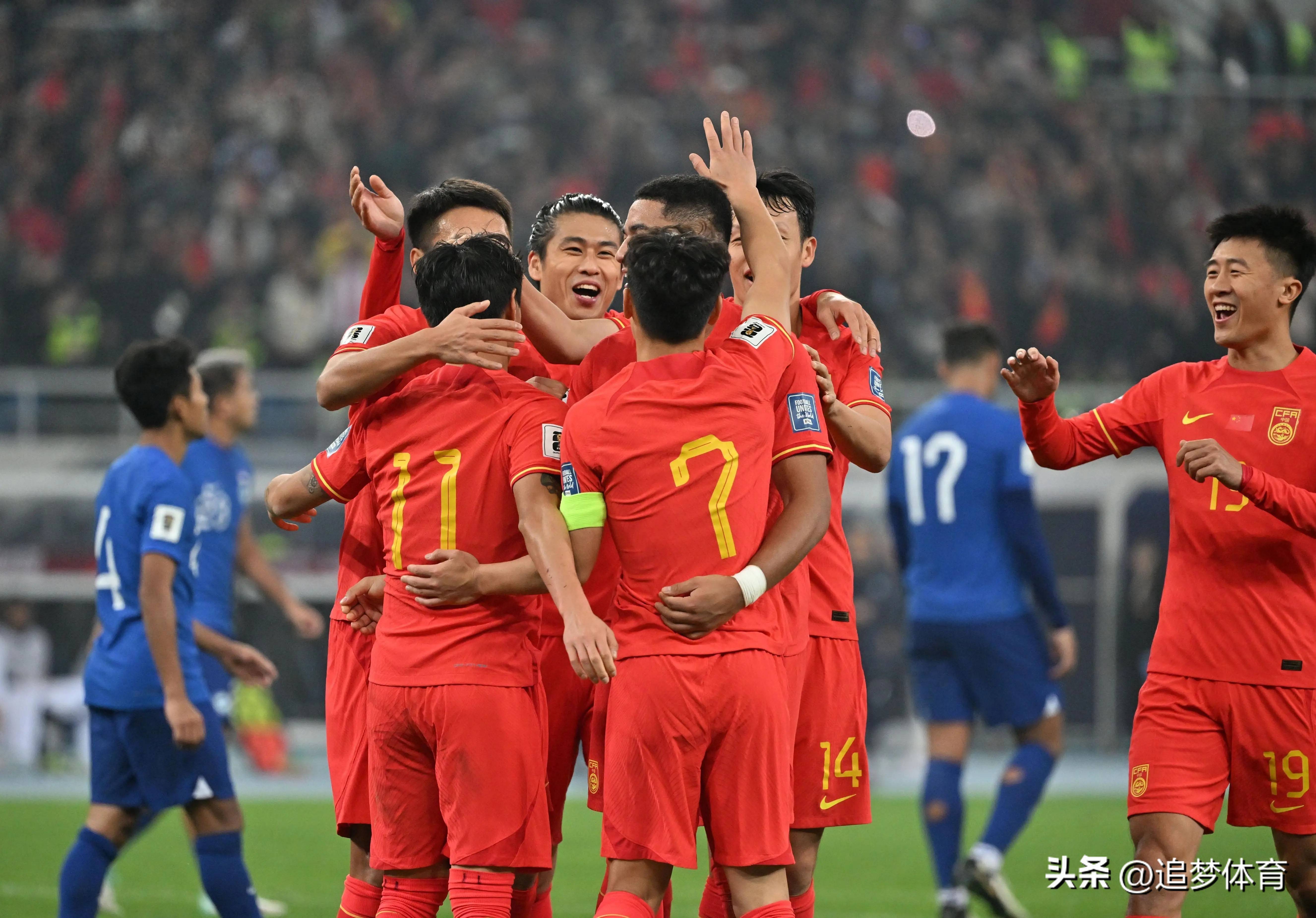 国足迎来好消息？22场不败神级教练竞聘？国足能否从此崛起？(国足赢日本几次)